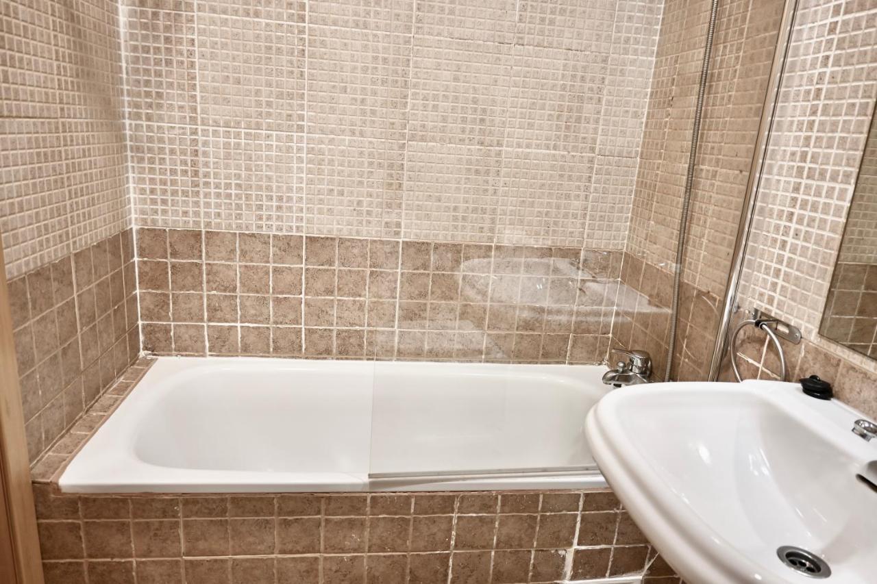 For You Rentals Centrico Apartamento Temporal En La Calle Infanta Inf1A Madrid Eksteriør billede
