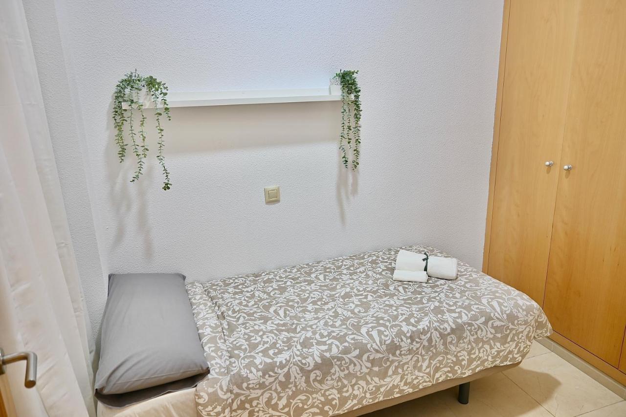 For You Rentals Centrico Apartamento Temporal En La Calle Infanta Inf1A Madrid Eksteriør billede