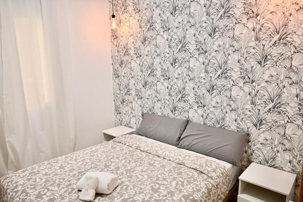For You Rentals Centrico Apartamento Temporal En La Calle Infanta Inf1A Madrid Eksteriør billede
