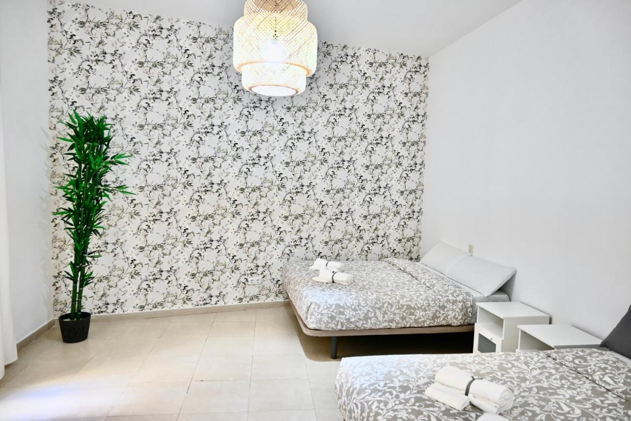 For You Rentals Centrico Apartamento Temporal En La Calle Infanta Inf1A Madrid Eksteriør billede